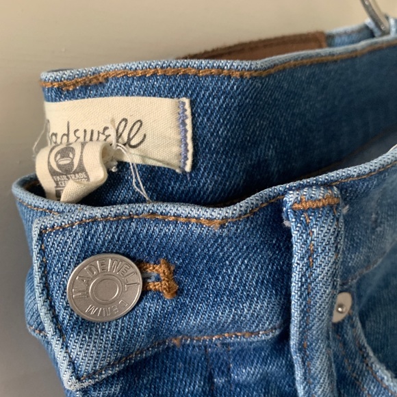 10" High-Rise Skinny Crop Jeans in Sheffield Wash - Picture 8 of 8